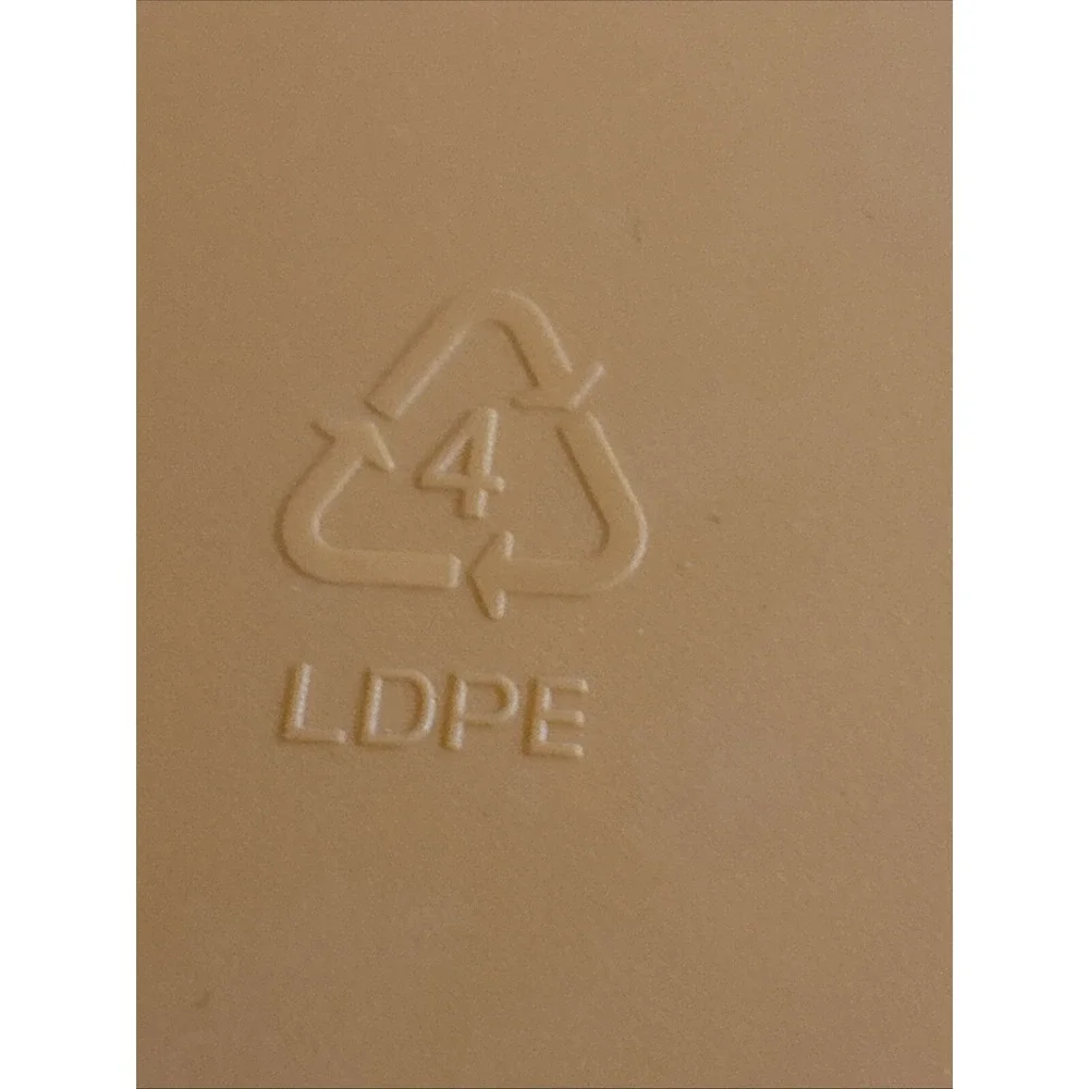 Tupperware‎ Replacement Lid #2541-D2 w/Butterfly Tab - Yellow
